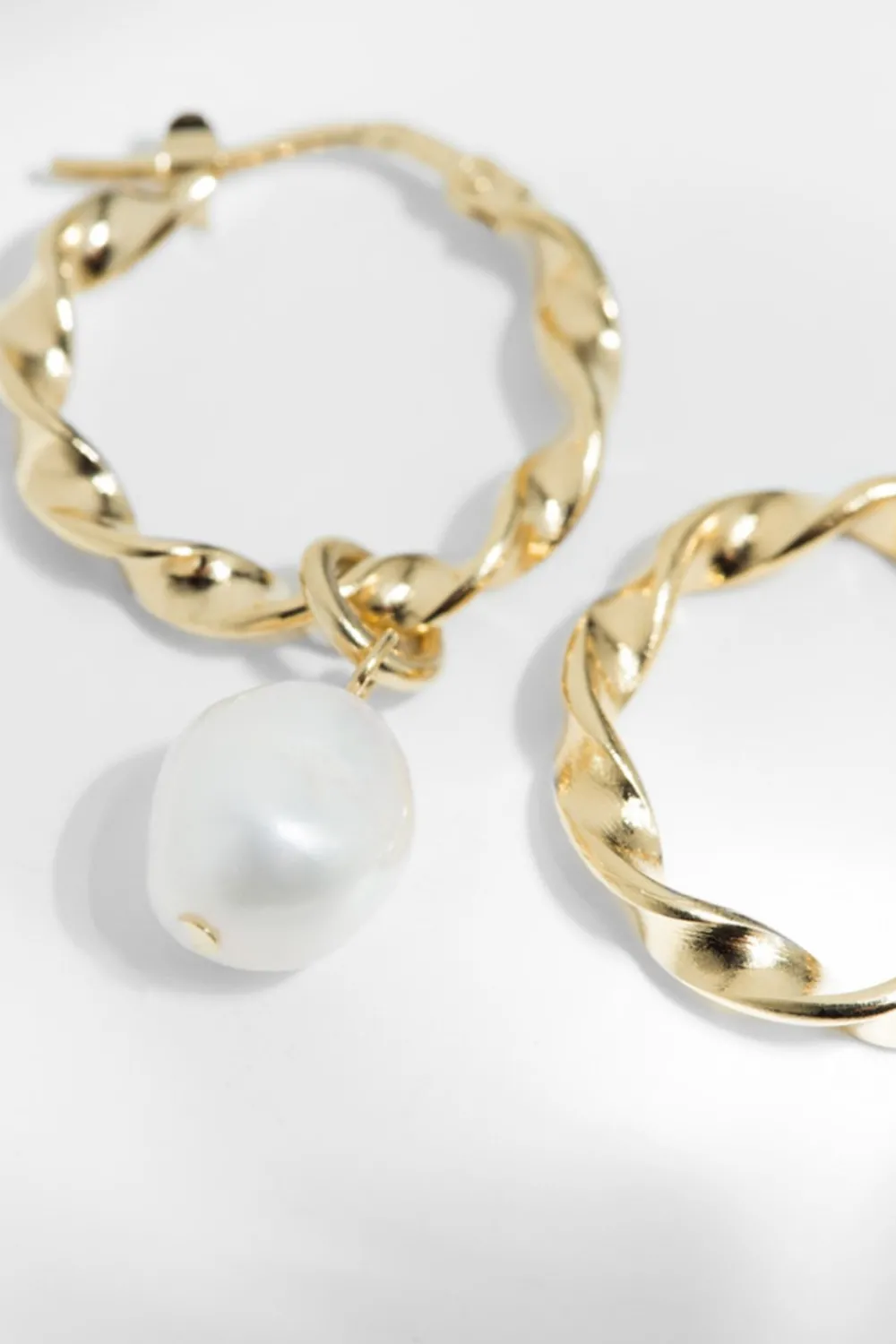 croles_suzanne_2.webp Fashion Créoles Suzanne Bijoux