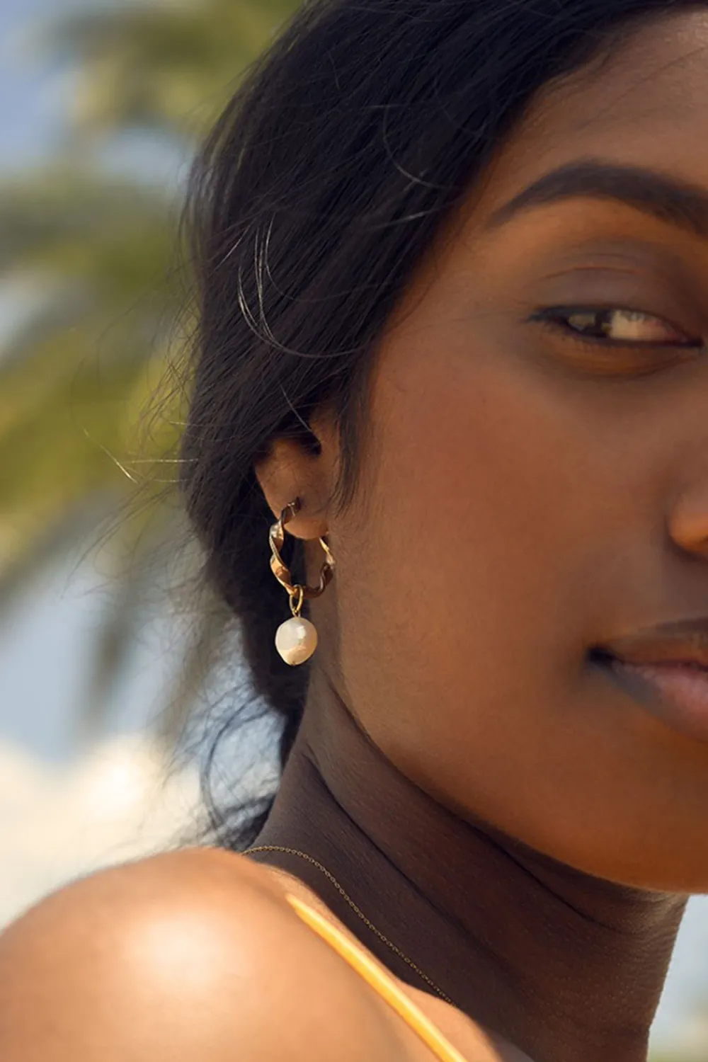 croles_suzanne_3.webp Fashion Créoles Suzanne Bijoux